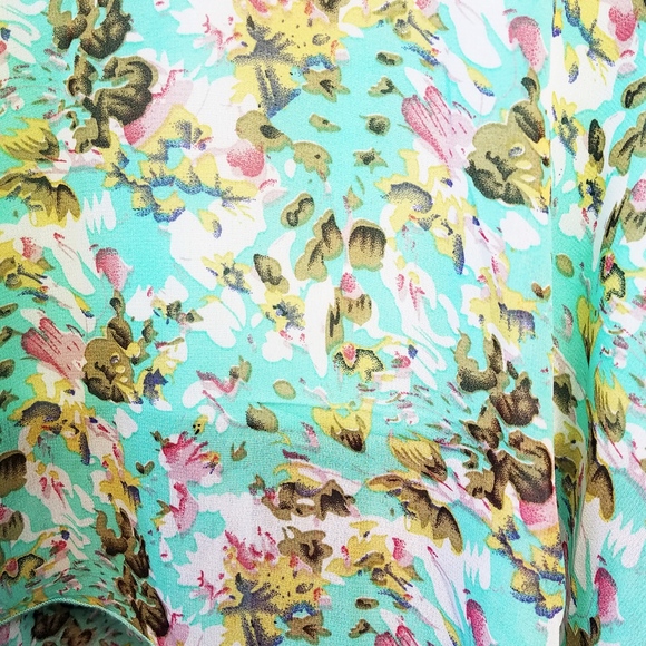 Papaya~Cropped Flowy Spaghetti Strap Cami~Medium - Picture 3 of 5